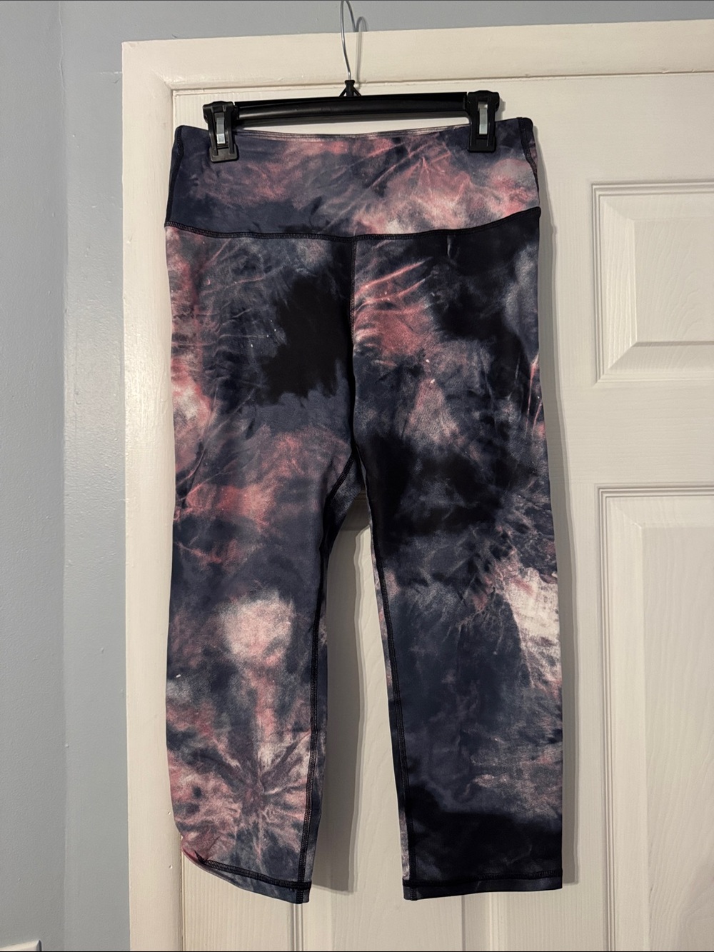 Tie-Dye Navy and Pink Active Capris